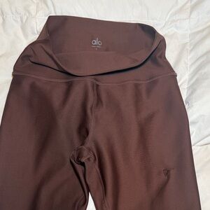 Alo 7/8 Airlift Highwaisted Leggings in Brownstone